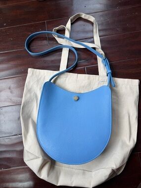 Lindquist Object Periwinkle Savoie